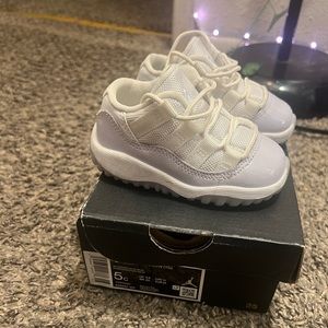 Used Jordan 12s Lows